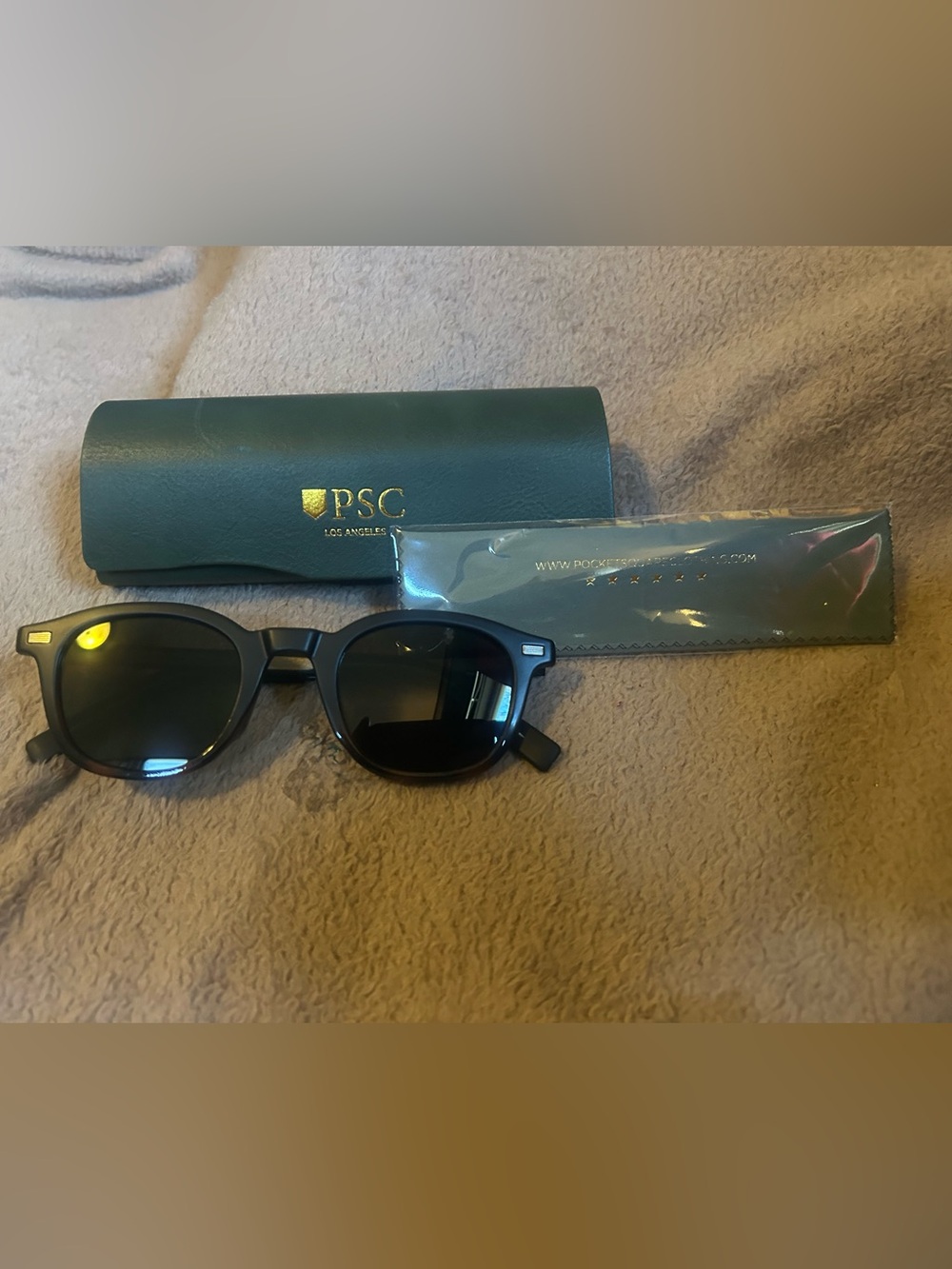 Men’s Pocket Square sunglasses